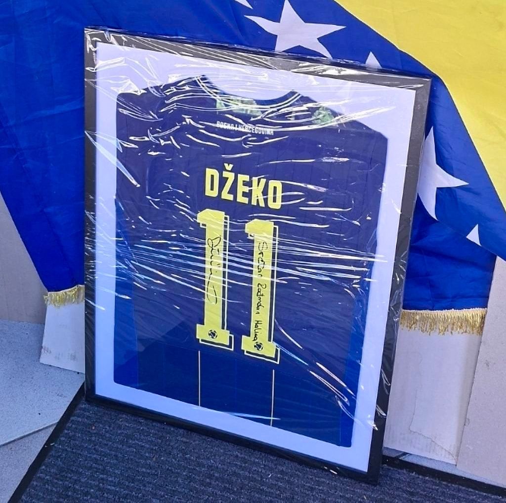 Dres Džeko 11